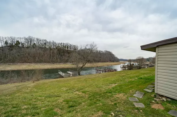 Bluff City, TN 37618,258 Lakeview DR