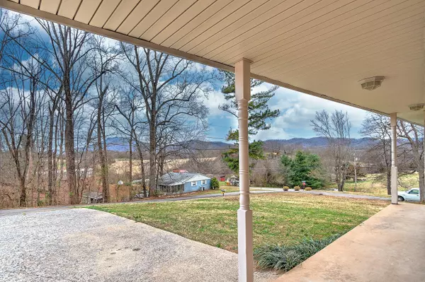 Fall Branch, TN 37656,380 Lovelace Mountain View LOOP