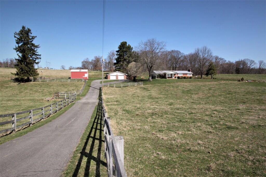 268 Kincheloe RD, Fall Branch, TN 37656