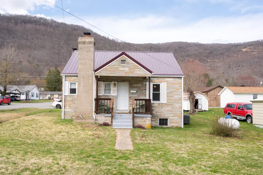 2001 3rd AVE, Big Stone Gap, VA 24219