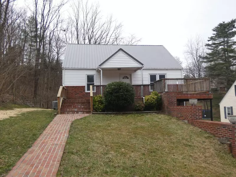 414 Hulldale AVE, Marion, VA 24354