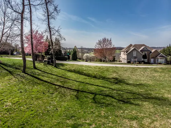 Johnson City, TN 37615,102 Highland Ridge CT