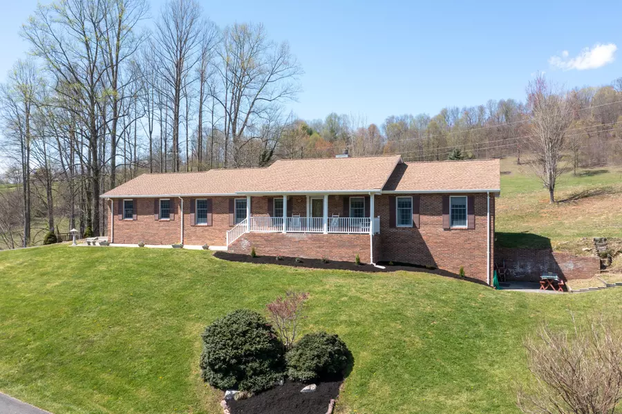 1587 Snowflake RD, Gate City, VA 24251