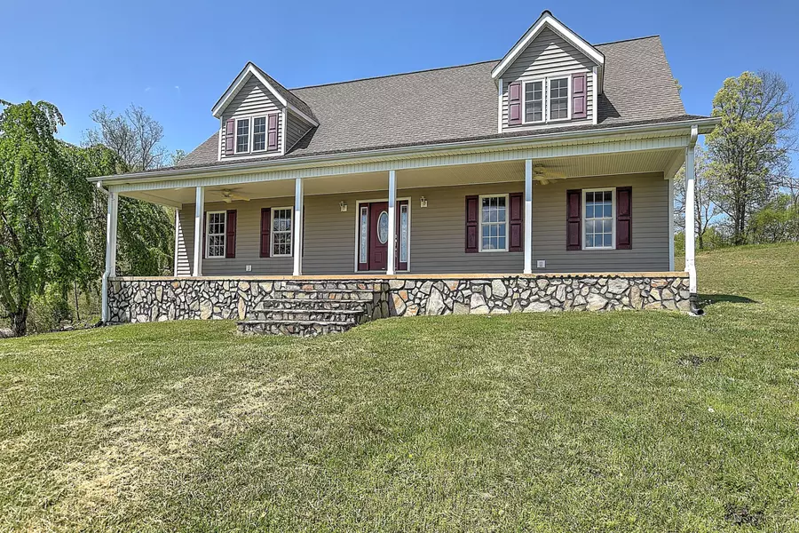 220 Kincheloe RD, Fall Branch, TN 37656
