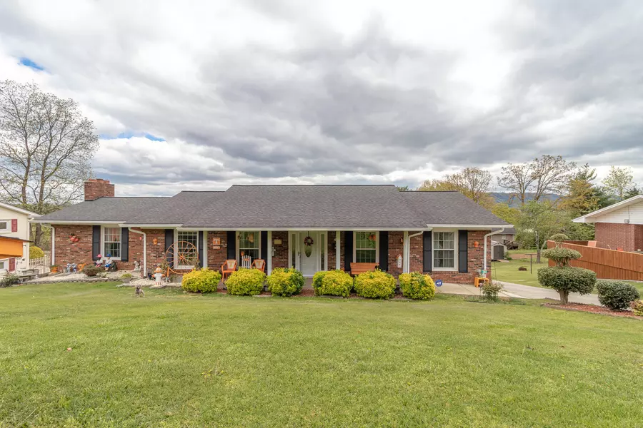 909 Clearwood AVE, Kingsport, TN 37660