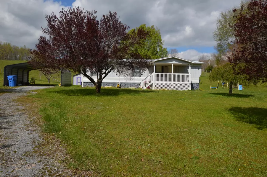 820 Fairview RD, Hampton, TN 37658