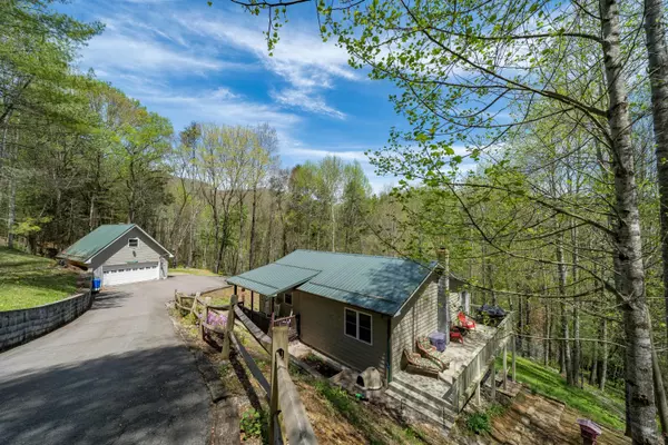 Mountain City, TN 37683,192 Carly Lewis LN