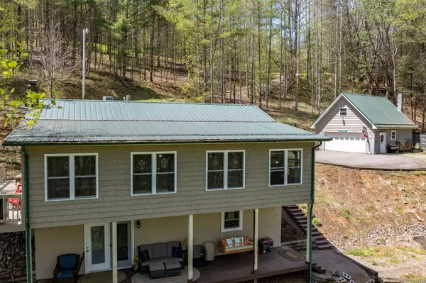 Mountain City, TN 37683,192 Carly Lewis LN