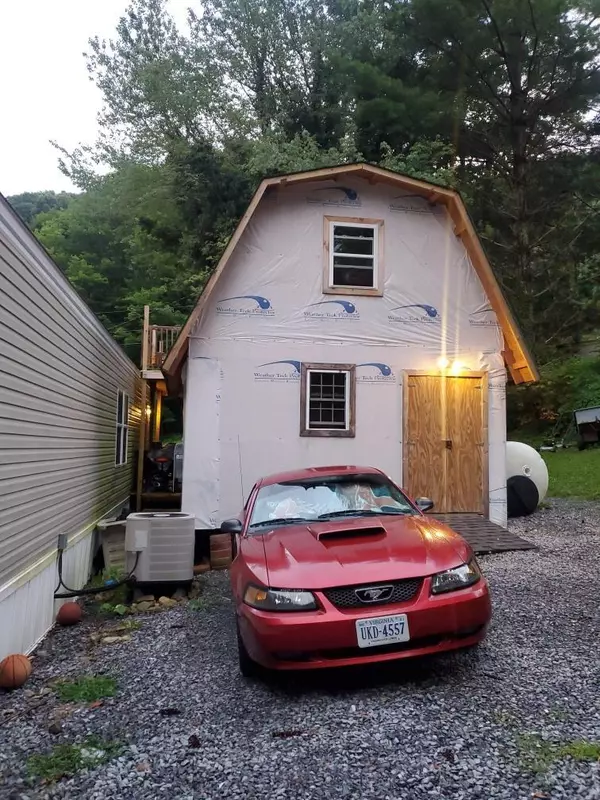 Roan Mountain, TN 37687,189 Duck Branch RD