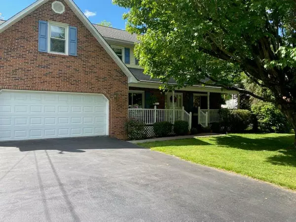 Johnson City, TN 37604,206 Shawnee DR