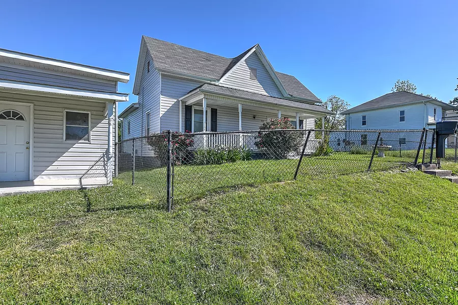 828 Lamont ST, Johnson City, TN 37604