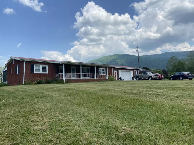1732 River RD, Big Stone Gap, VA 24219