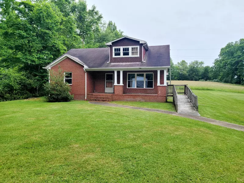 1538 The Lake RD, Clintwood, VA 24228