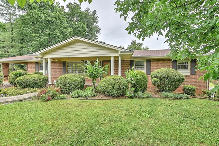 1802 Brentwood DR, Greeneville, TN 37743