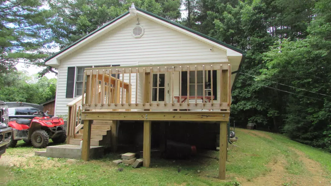 962 Fairview RD, Hampton, TN 37658