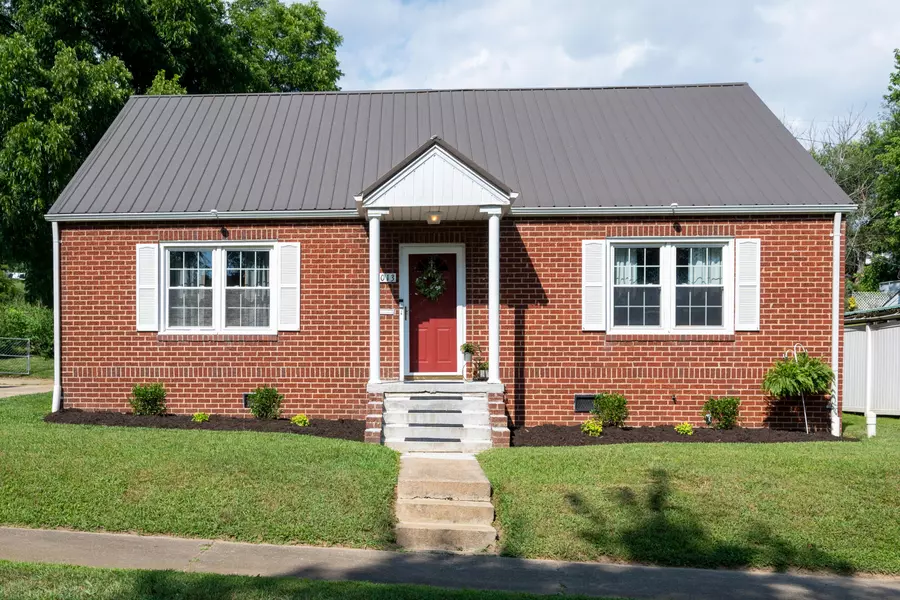 1013 Yadkin ST, Kingsport, TN 37660