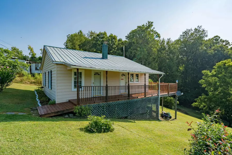 3994 Nansemond RD, Coeburn, VA 24230