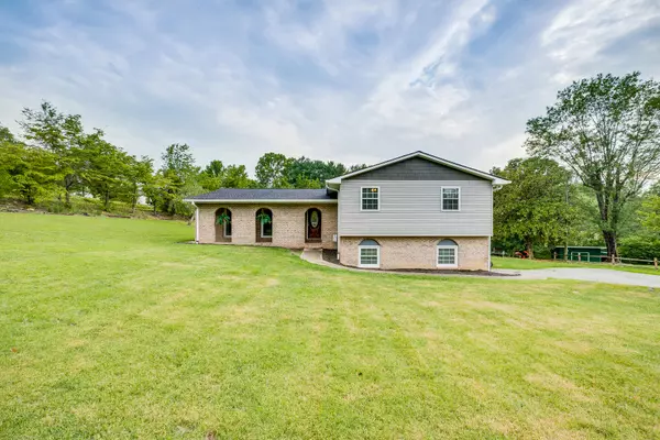 Bluff City, TN 37618,780 Dry Branch RD