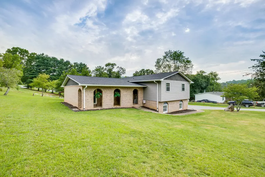 780 Dry Branch RD, Bluff City, TN 37618