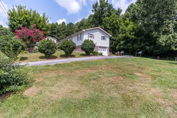 Elizabethton, TN 37643,123 Joan Ann DR