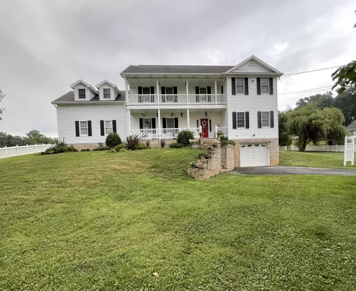 163 Hart RD, Elizabethton, TN 37643