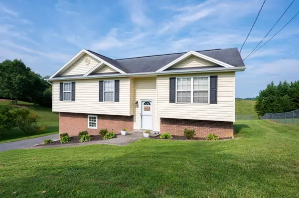 1218 Sycamore Creek DR, Jonesborough, TN 37659