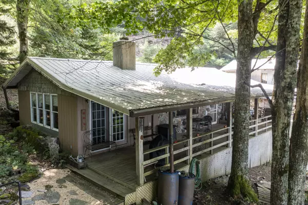 Roan Mountain, TN 37687,117 Rustic Log Cabin LN