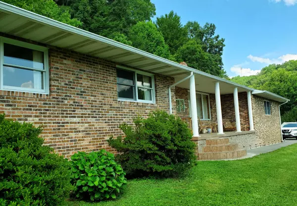 Pound, VA 24279,7907 Garden RD