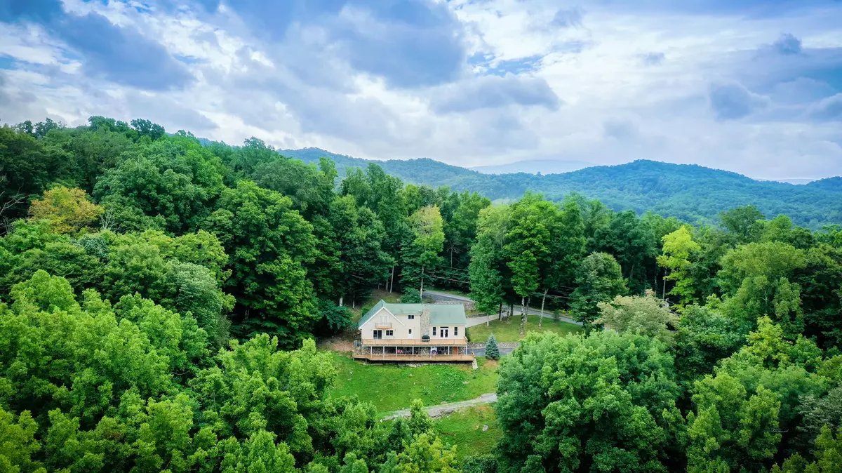 Unicoi, TN 37692,313 Golf Course RD