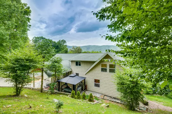 Unicoi, TN 37692,313 Golf Course RD