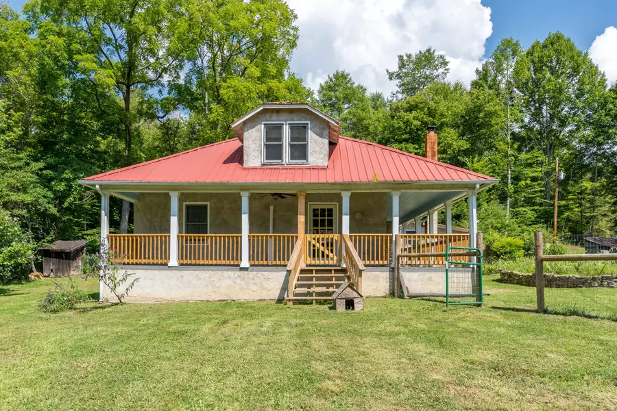 157 Arnold Town RD, Mountain City, TN 37683