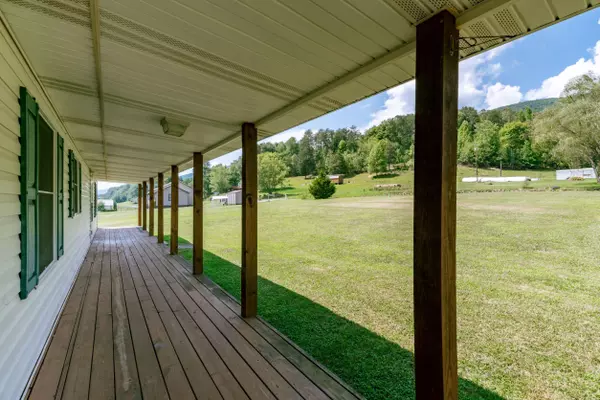 Mendota, VA 24270,9015 Mendota RD