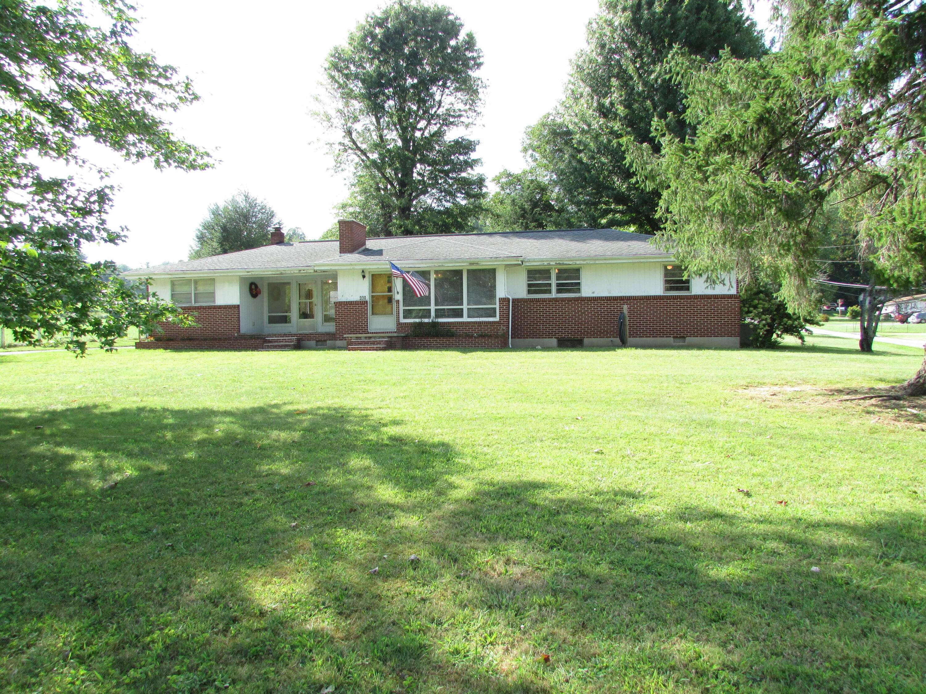 990 Rittertown RD, Hampton, TN 37658