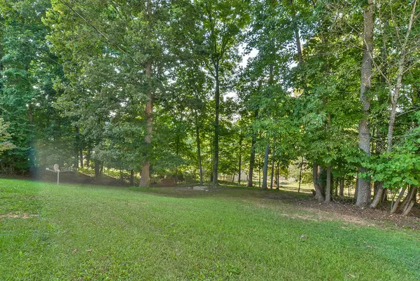 Mount Carmel, TN 37645,818 Seven Oaks DR