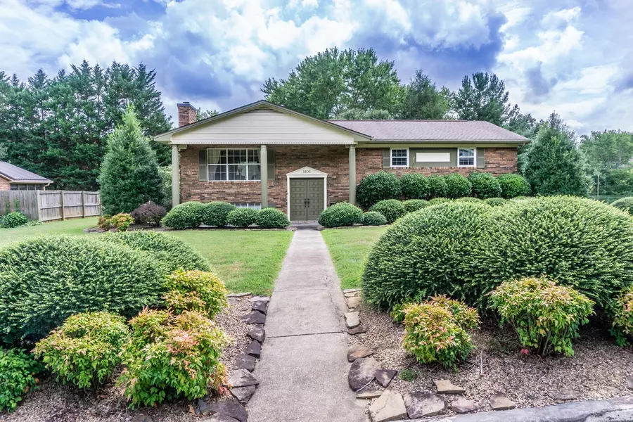 1406 Kevin LN, Greeneville, TN 37745