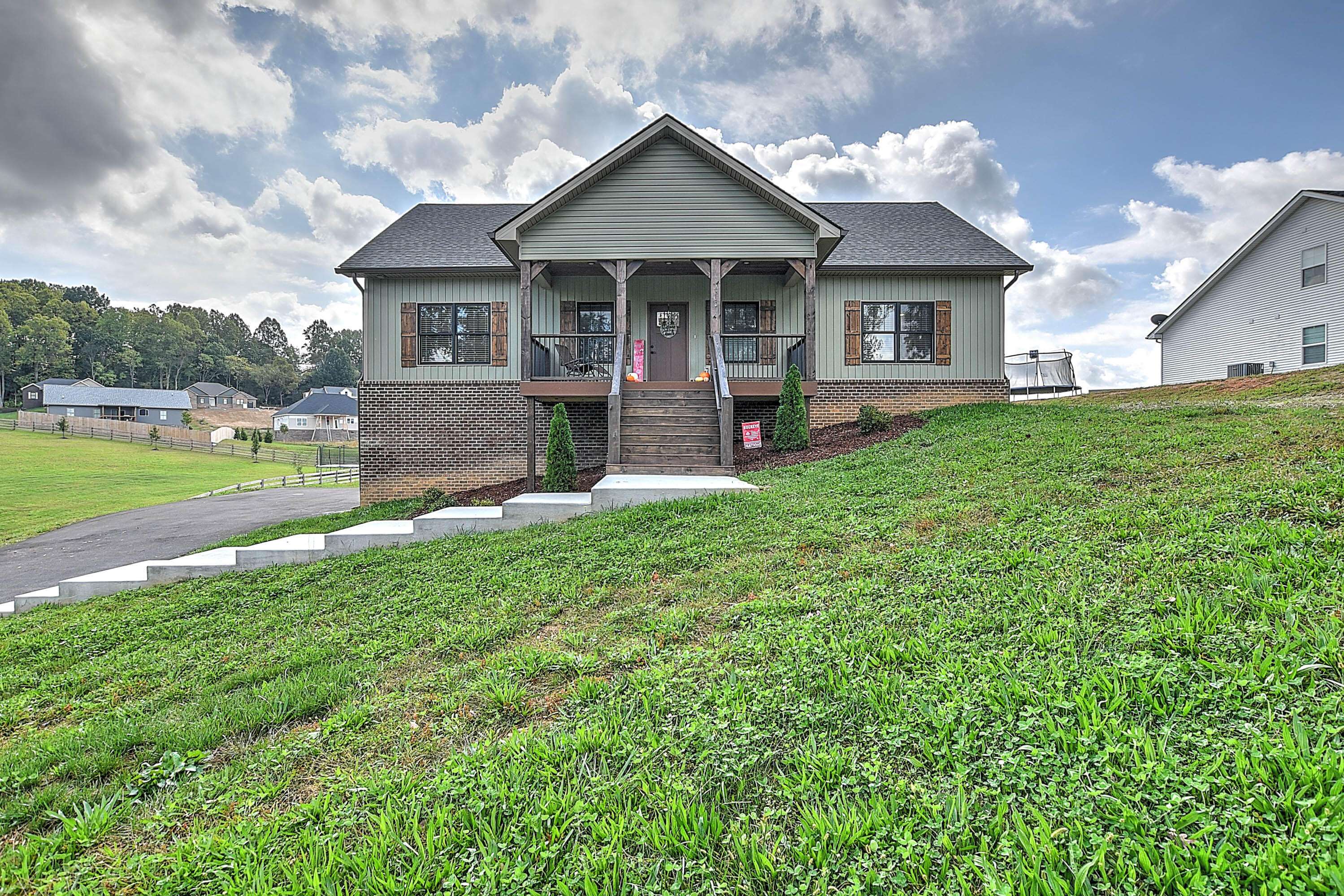 1350 Harmony RD, Jonesborough, TN 37659
