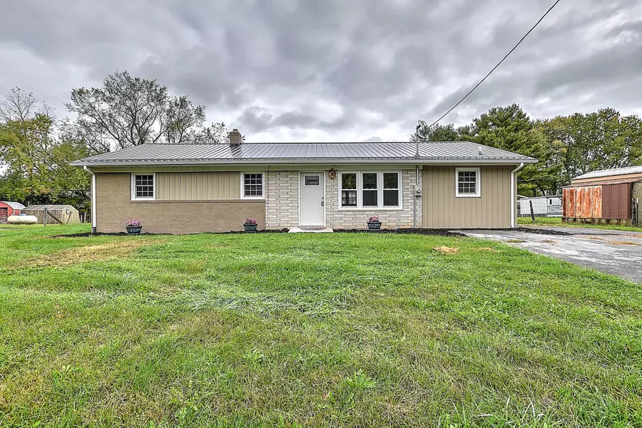 171 Lancaster LN, Marion, VA 24354