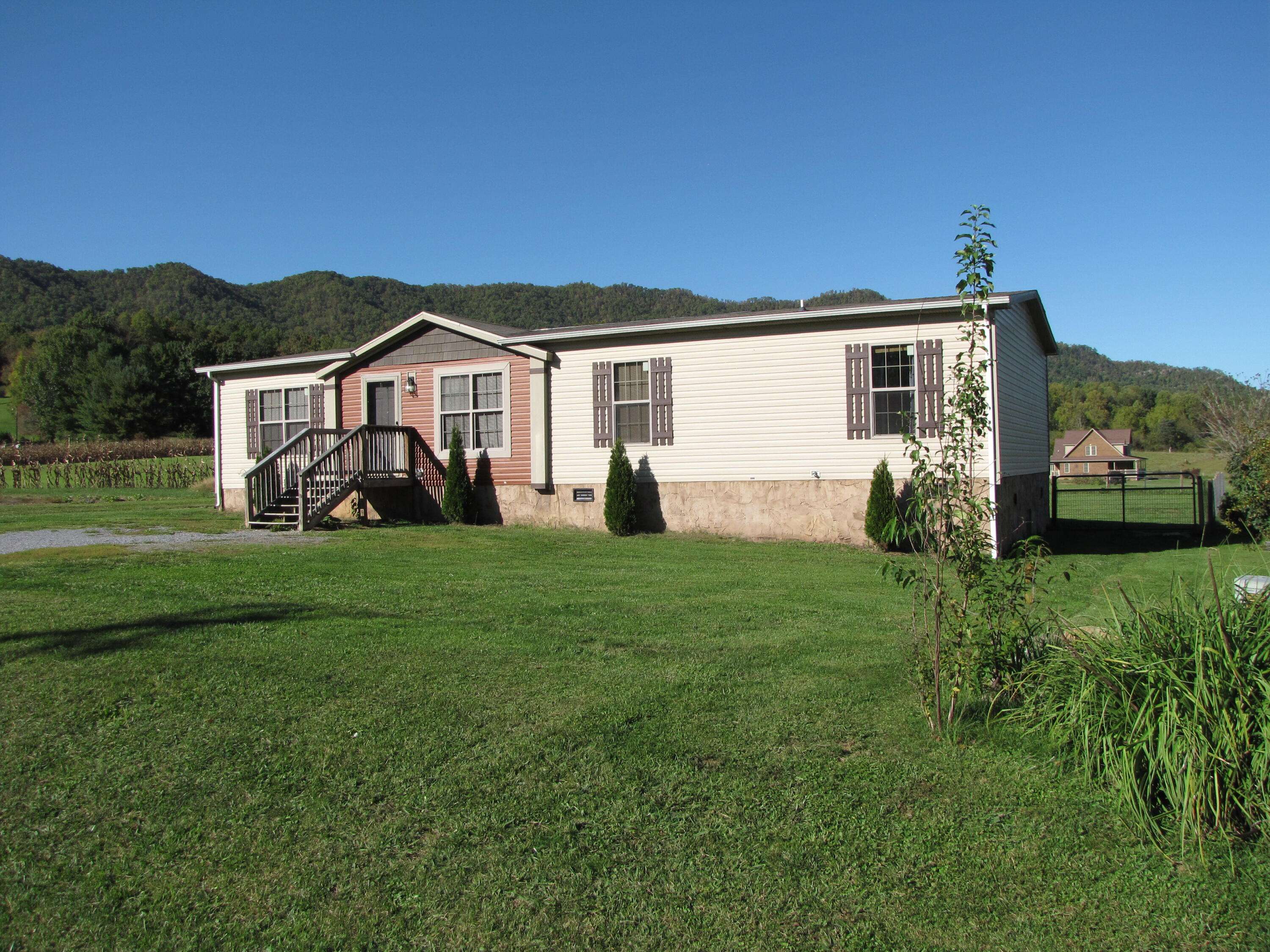 3341 Gap Creek RD, Hampton, TN 37658