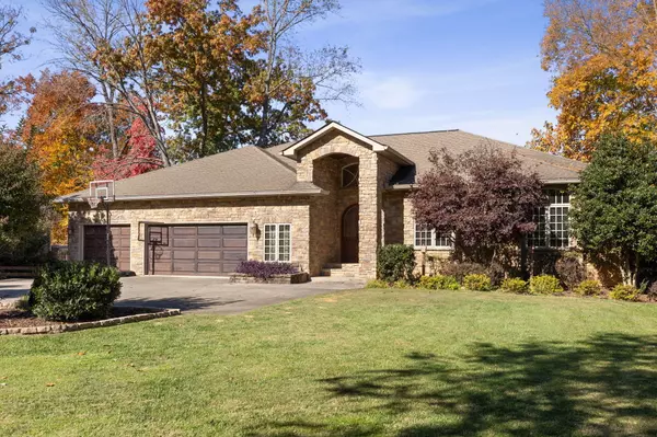 560 Baywood DR, Piney Flats, TN 37686