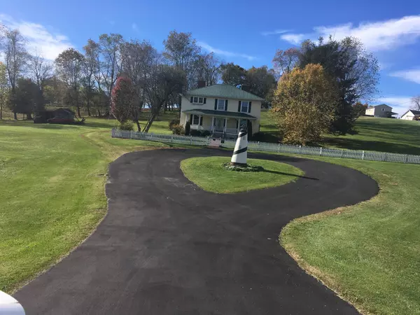 Glade Spring, VA 24340,626 Maple ST