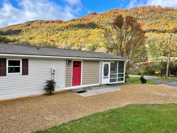 Big Stone Gap, VA 24219,3329 Green Spring LN