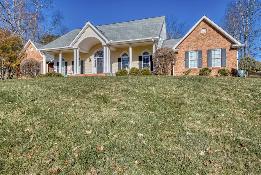 833 Glenview DR, Abingdon, VA 24211