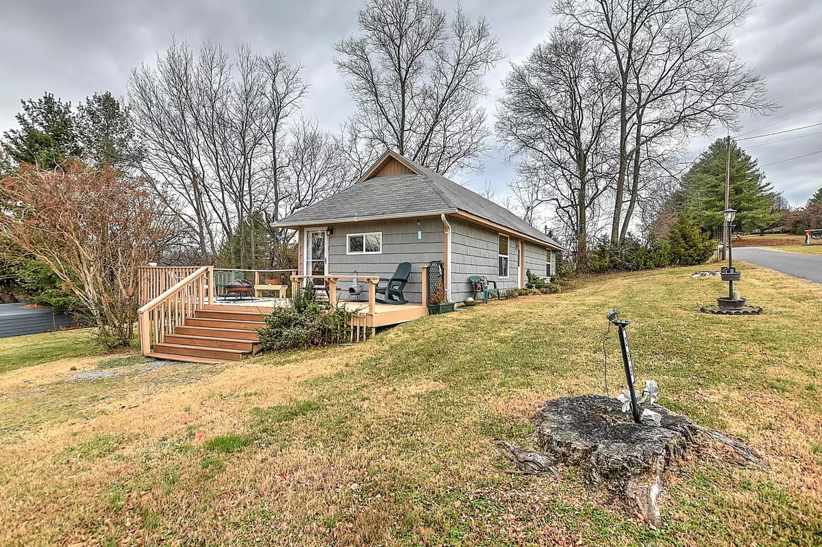 Jonesborough, TN 37659,253 Jay Armentrout RD