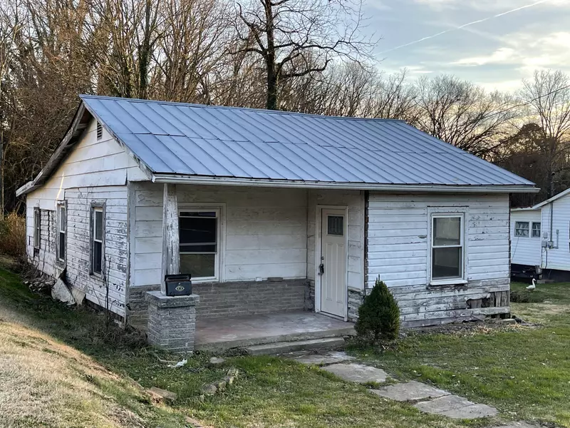 422 Watterson St ST, Rogersville, TN 37857