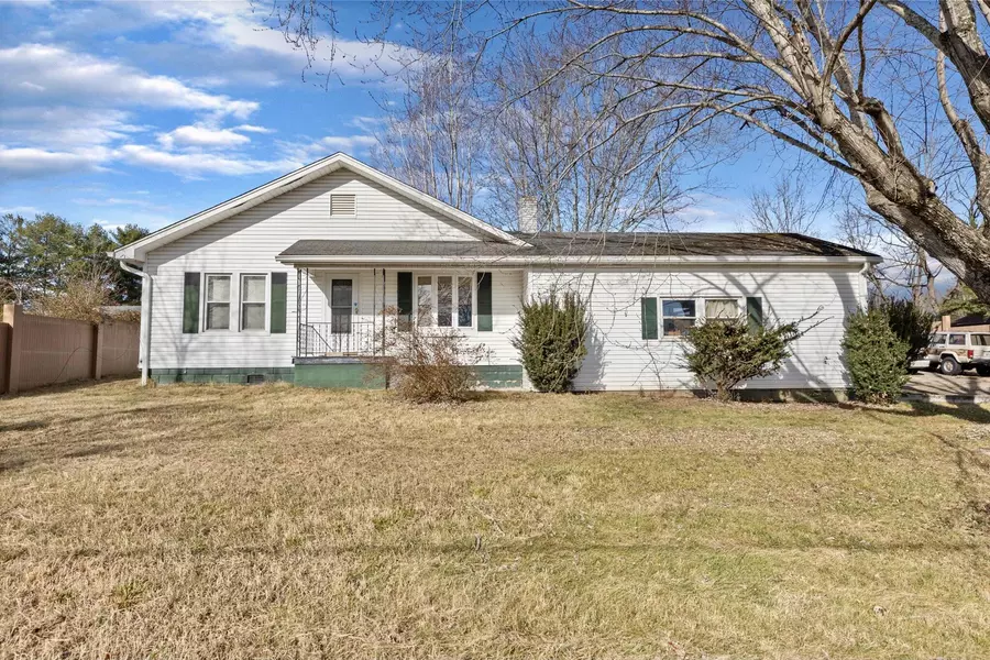 4968 Bluff City HWY, Bluff City, TN 37618