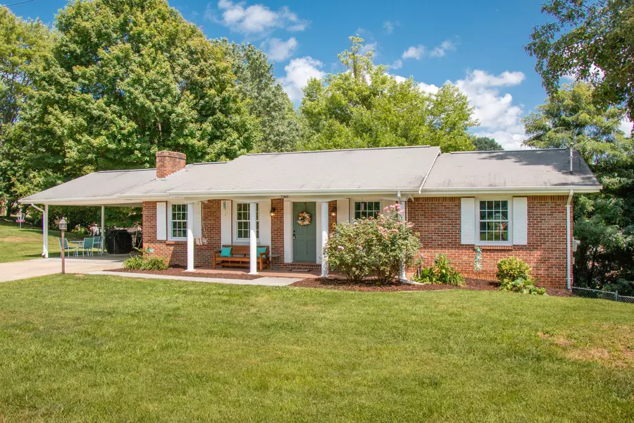 7365 White Pine CIR, Bristol, VA 24202