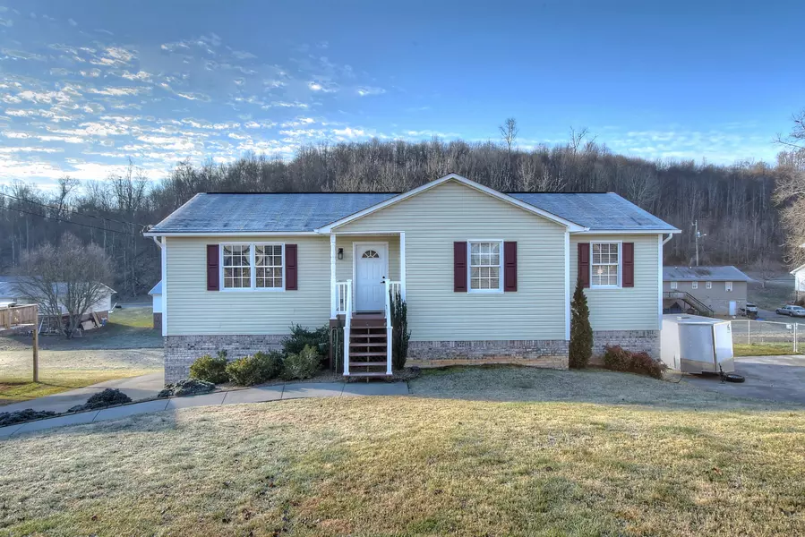 227 Mountain View DR, Mount Carmel, TN 37645