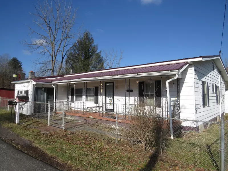 11715 Charlotte RD, Coeburn, VA 24230
