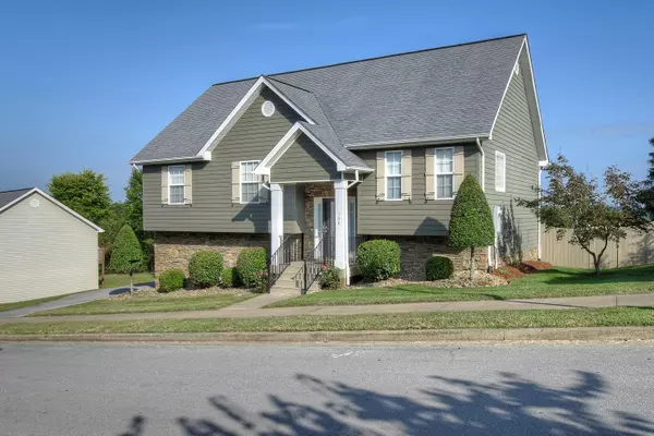 Johnson City, TN 37601,168 Azalea RDG
