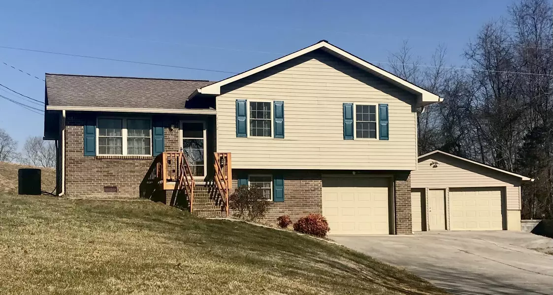 712 Robin DR, New Tazewell, TN 37825